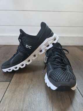 On Running Women's Cloudswift Athletic Shoes In Black/Rock